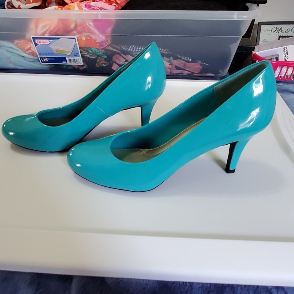 Comfort Plus "Tiffany Blue" heels